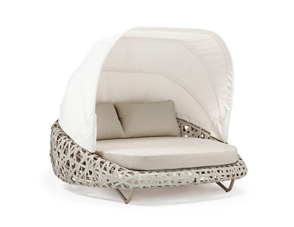 CURL alum wicker bed with canopy